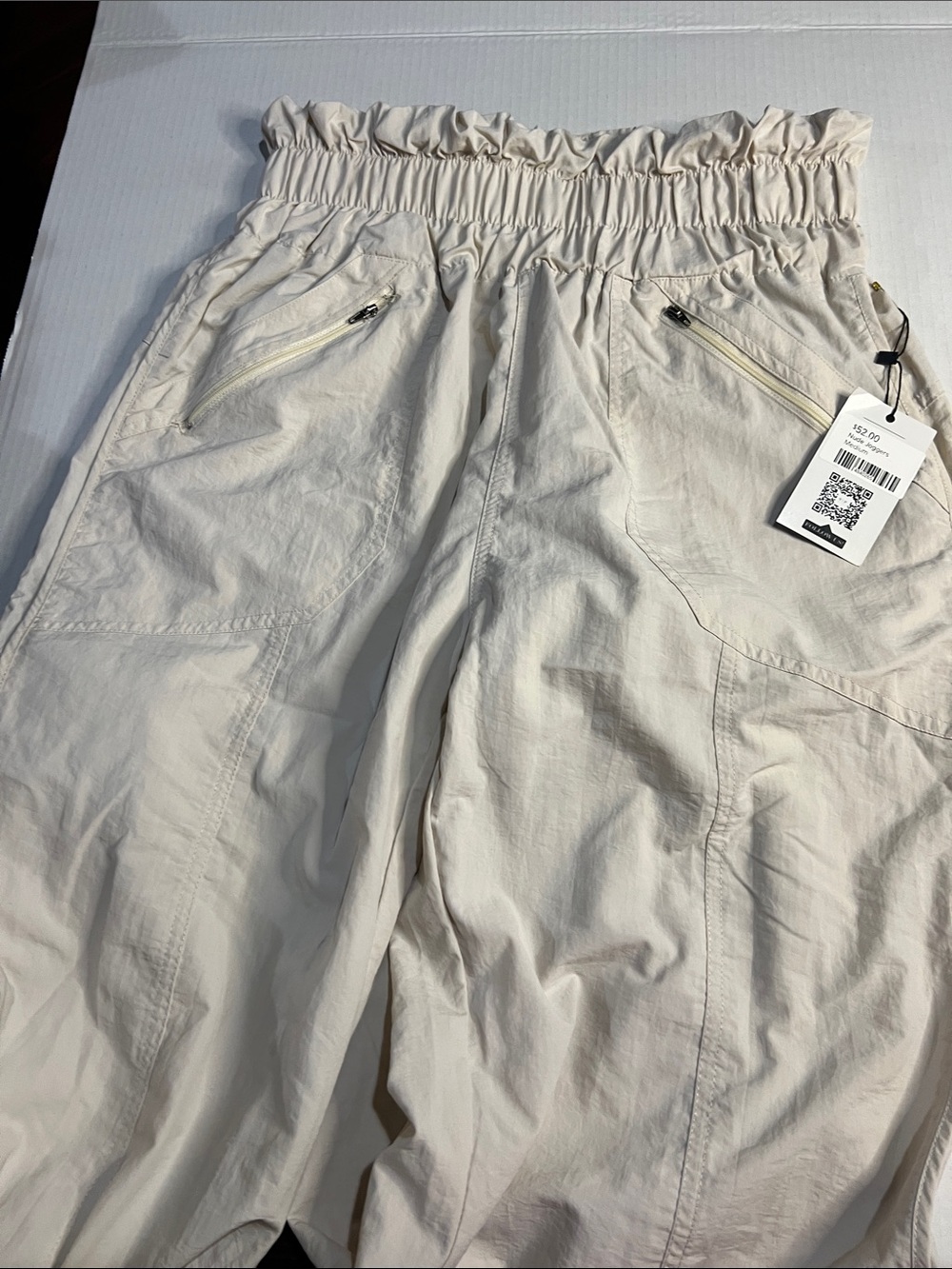 Women’s Private Label Cream Elastic-Waist Ankle Pants with Zip Pockets